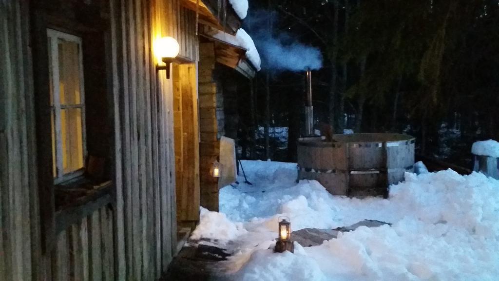 Tuhannen Tarinan Talo Kannuskoski 외부 사진